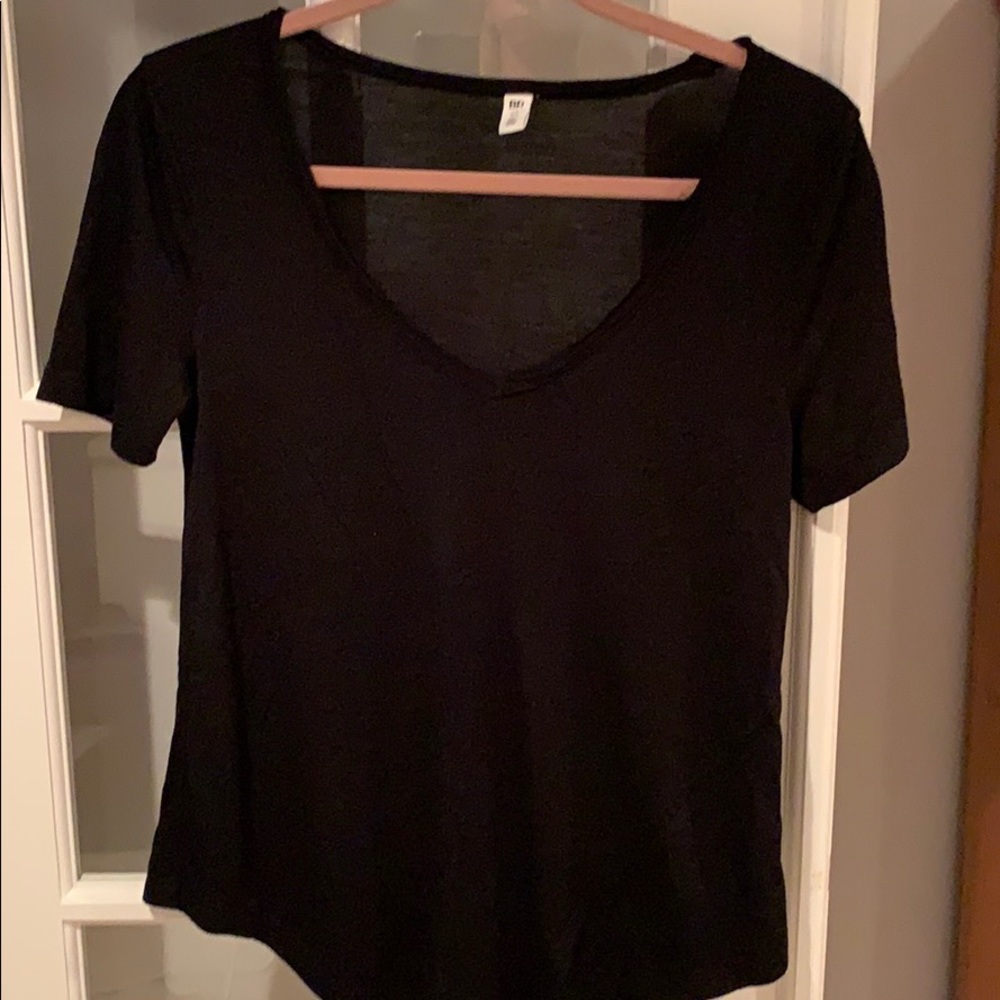 Top - Picture 2 of 3